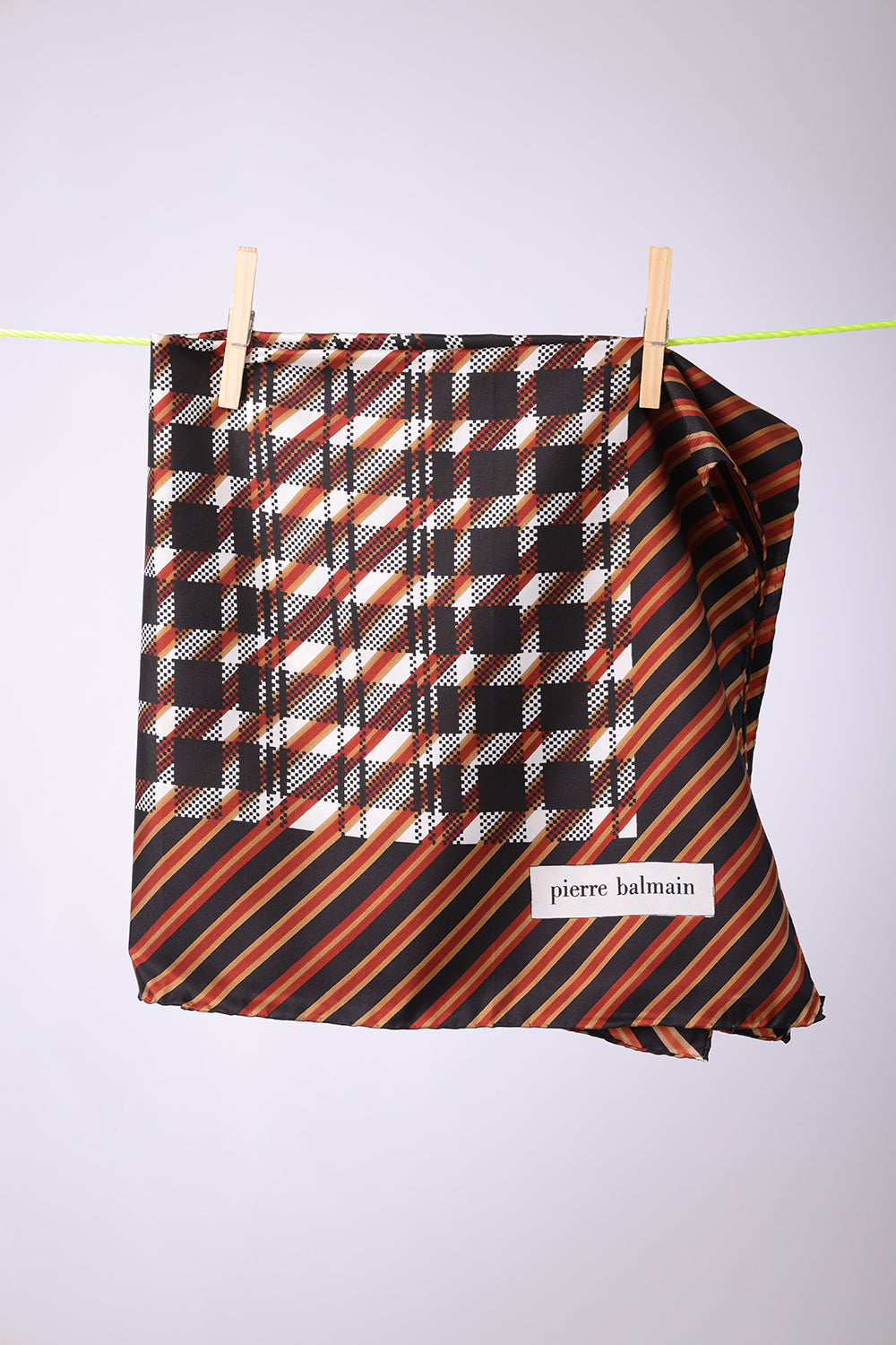 PIERRE BALMAIN - SCARF Gold, black, brick with white squares in the middle