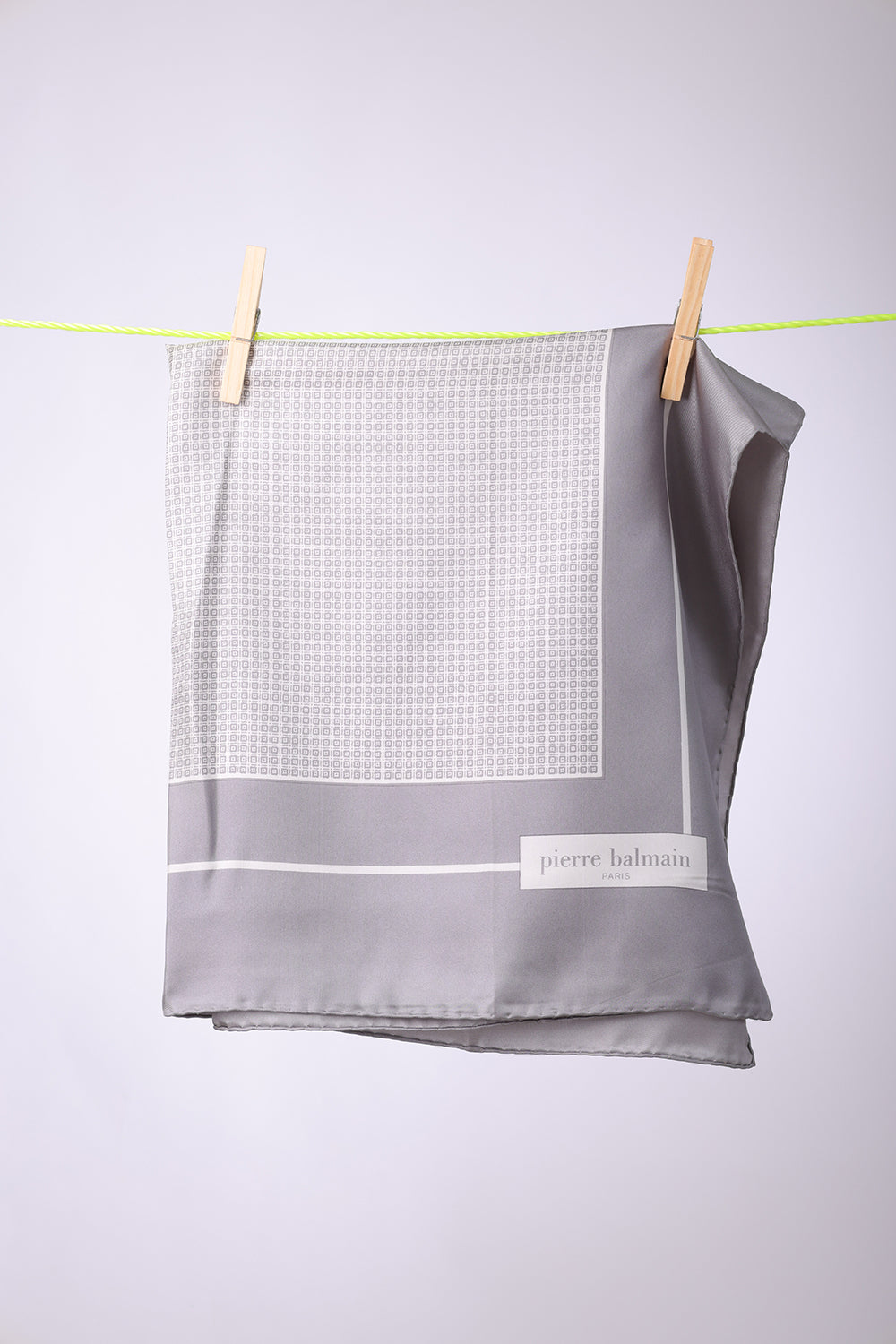 PIERRE BALMAIN - SCARF Grey with white little squares