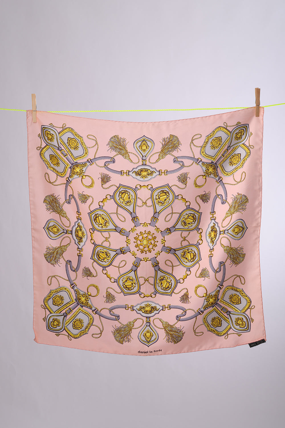 DANILE LA FORET Ligh pink with grey & yellow tassels