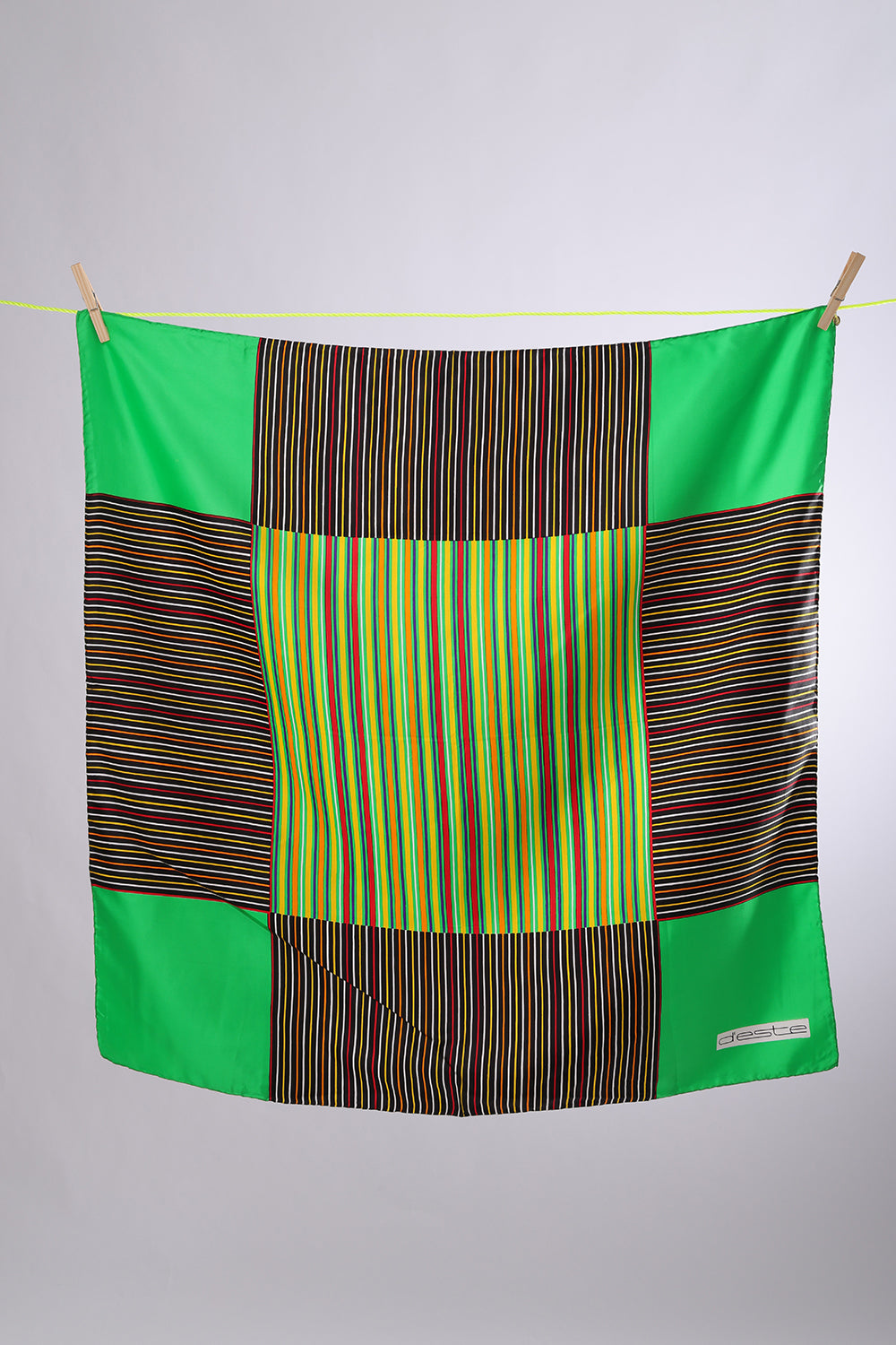 D'ESTE Green base with multicolor stripes