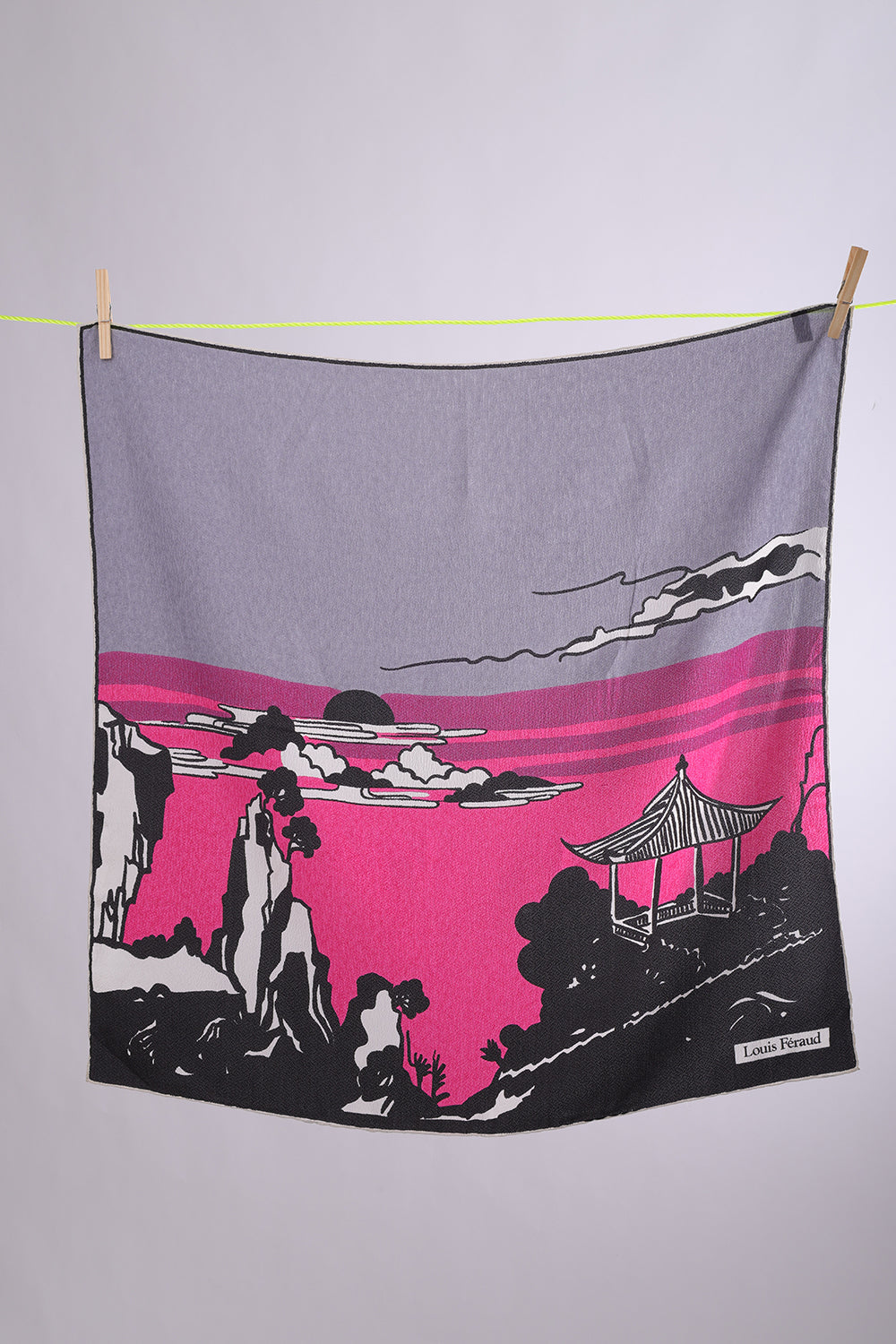LOUIS FERAUD Chinese print with fuschia base