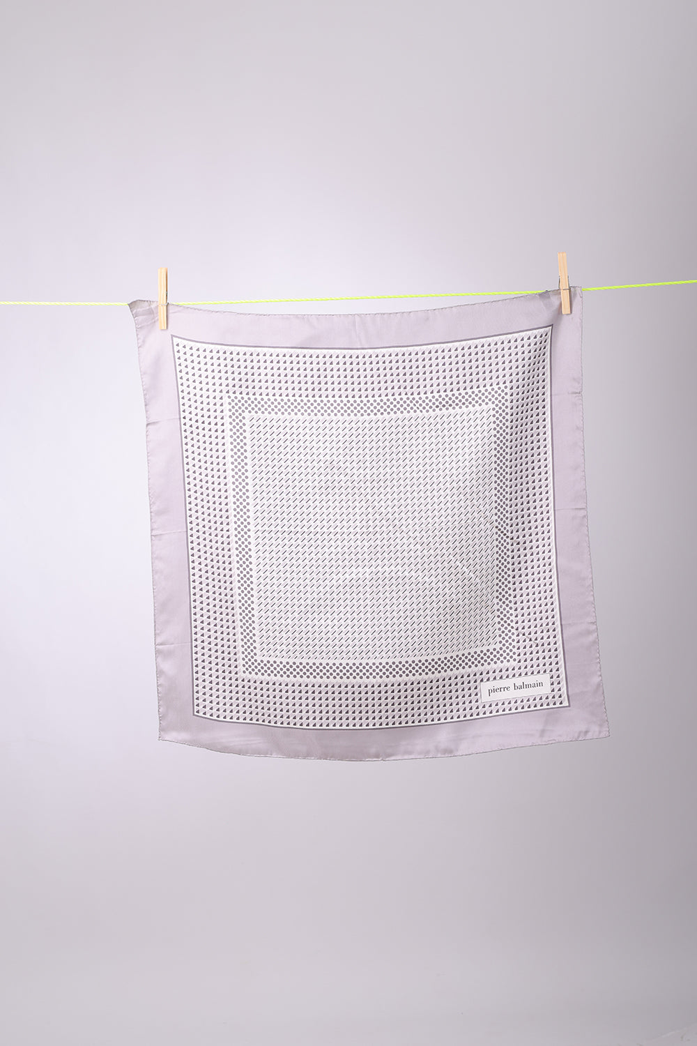 PIERRE BALMAIN - SCARF Light grey with graphic grey & white shapes