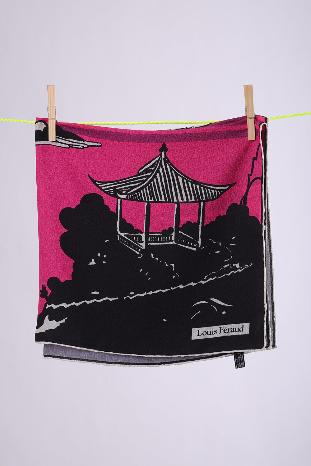 LOUIS FERAUD Chinese print with fuschia base