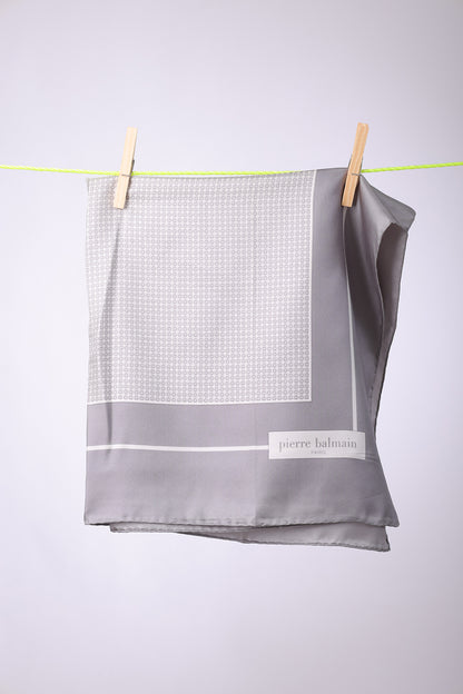 PIERRE BALMAIN - SCARF Grey with white little squares